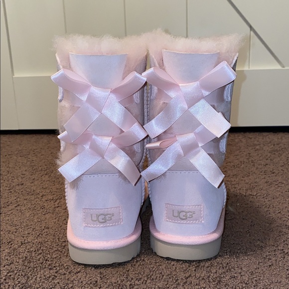 Ugg Big Kid size 6 - Picture 1 of 6